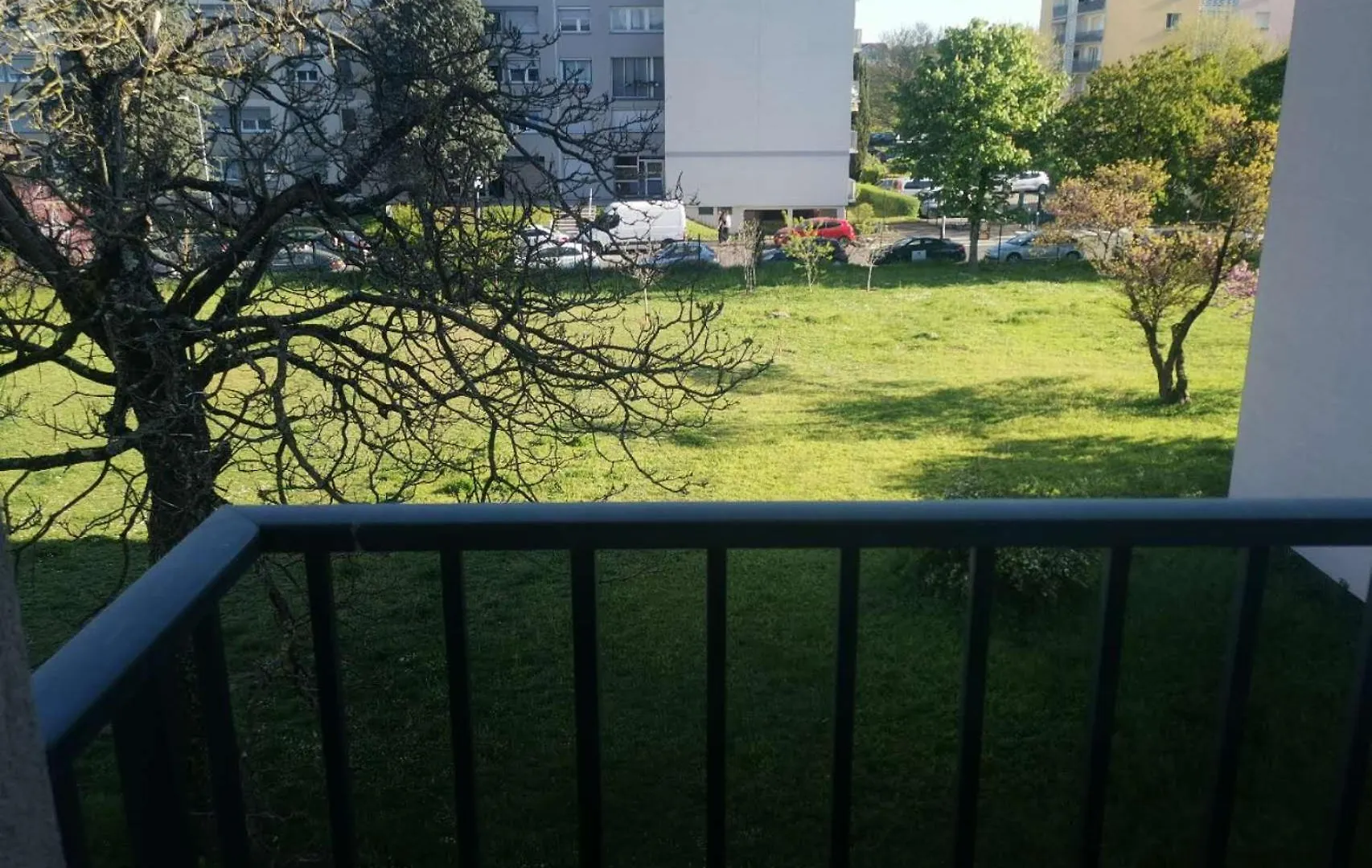 Chambres D'Hotes Modernes A Bron