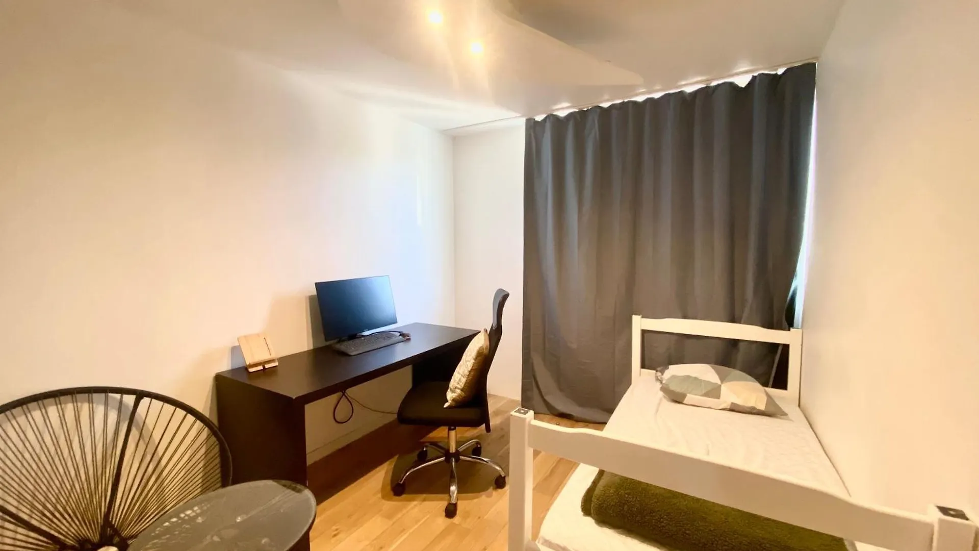 Ubytování v soukromí Chambres D'Hotes Modernes A Bron