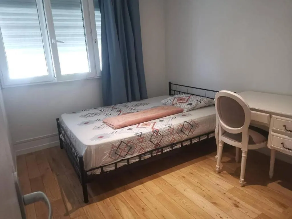 Chambres D'Hotes Modernes A Bron 0*,  Francie